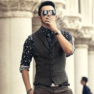 NWT Toggery in style Mens Gray vest 100% wool M